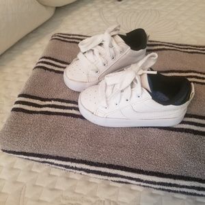 Size 5 toddler shoes